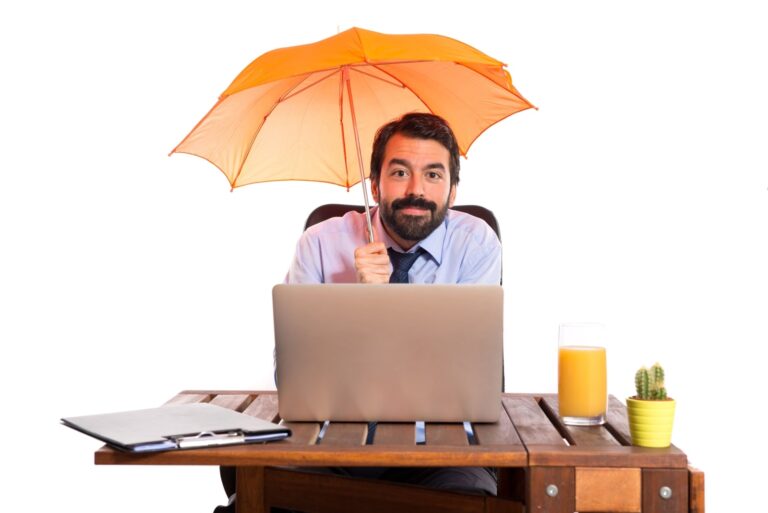 Seguro de vida oferecido pela empresa: qual a diferença?