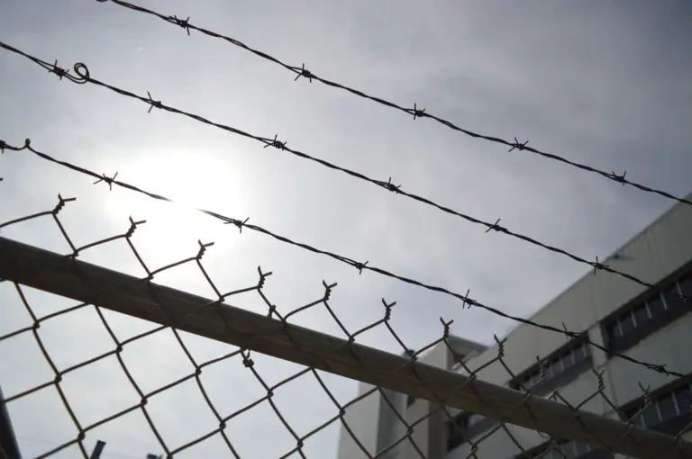 Por que agentes penitenciários devem ter um seguro?