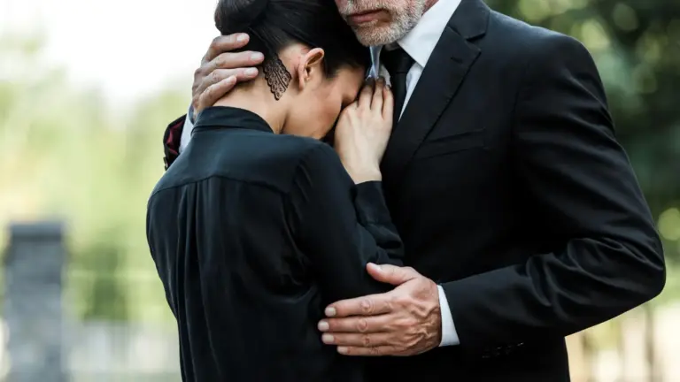 O que é o seguro de vida com auxílio-funeral? Ele vale a pena?