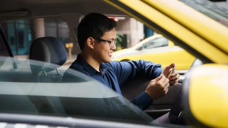 O que é e como fazer um seguro de vida para taxista!