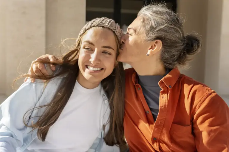 Posso fazer um seguro de vida para minha mãe? Entenda as alternativas